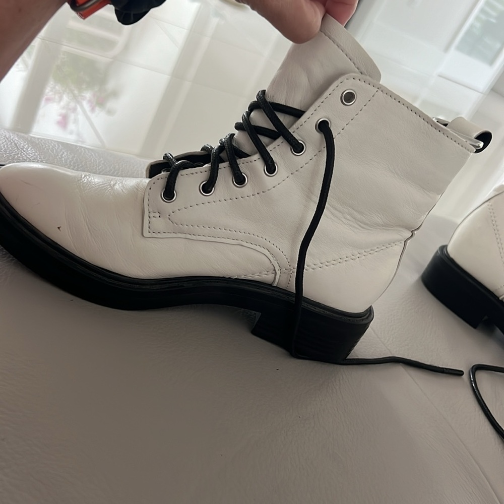 DOLCE VITA white combat boots Bootie Size 6.5 W - Picture 4 of 8